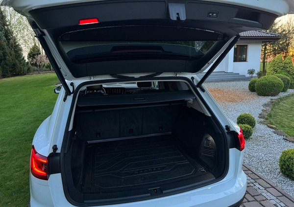 Volkswagen Touareg cena 148000 przebieg: 156000, rok produkcji 2020 z Radomsko małe 326